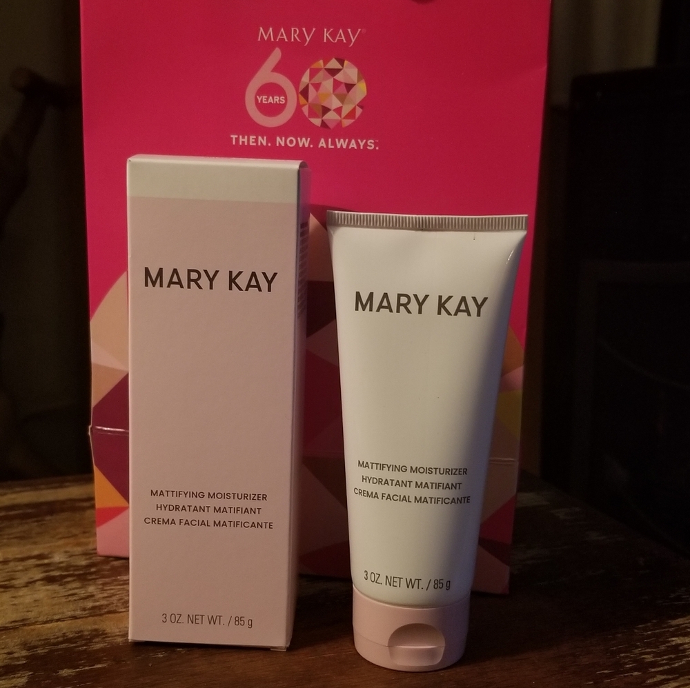 Mary Kay® Mattifying Moisturizer 3 oz.
